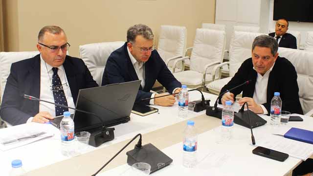 პარლამენტში ლკადლკჯაფსლდკფჯ