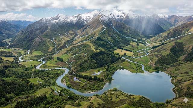 წყალშემკრები აუზები
