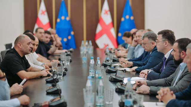 შეხვედრა მეფრინველე ფერმერებთან